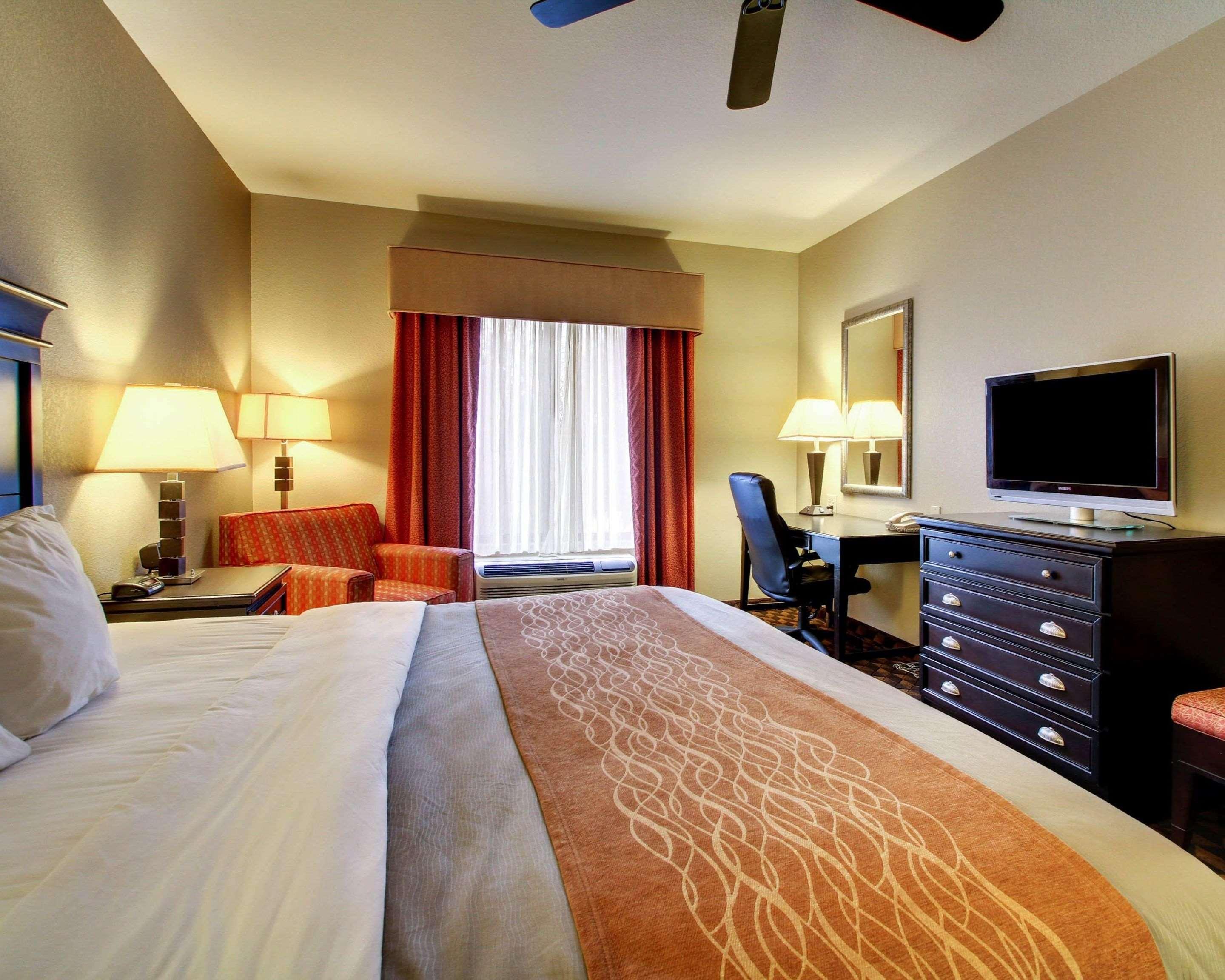 Comfort Inn & Suites Clinton Eksteriør billede