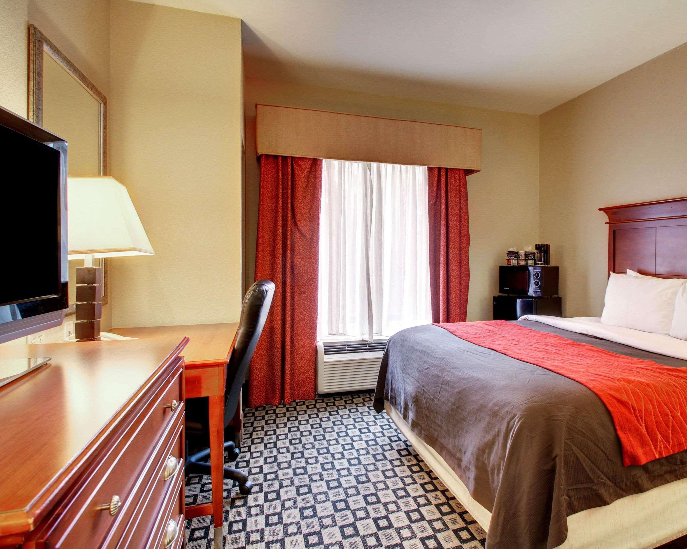 Comfort Inn & Suites Clinton Eksteriør billede