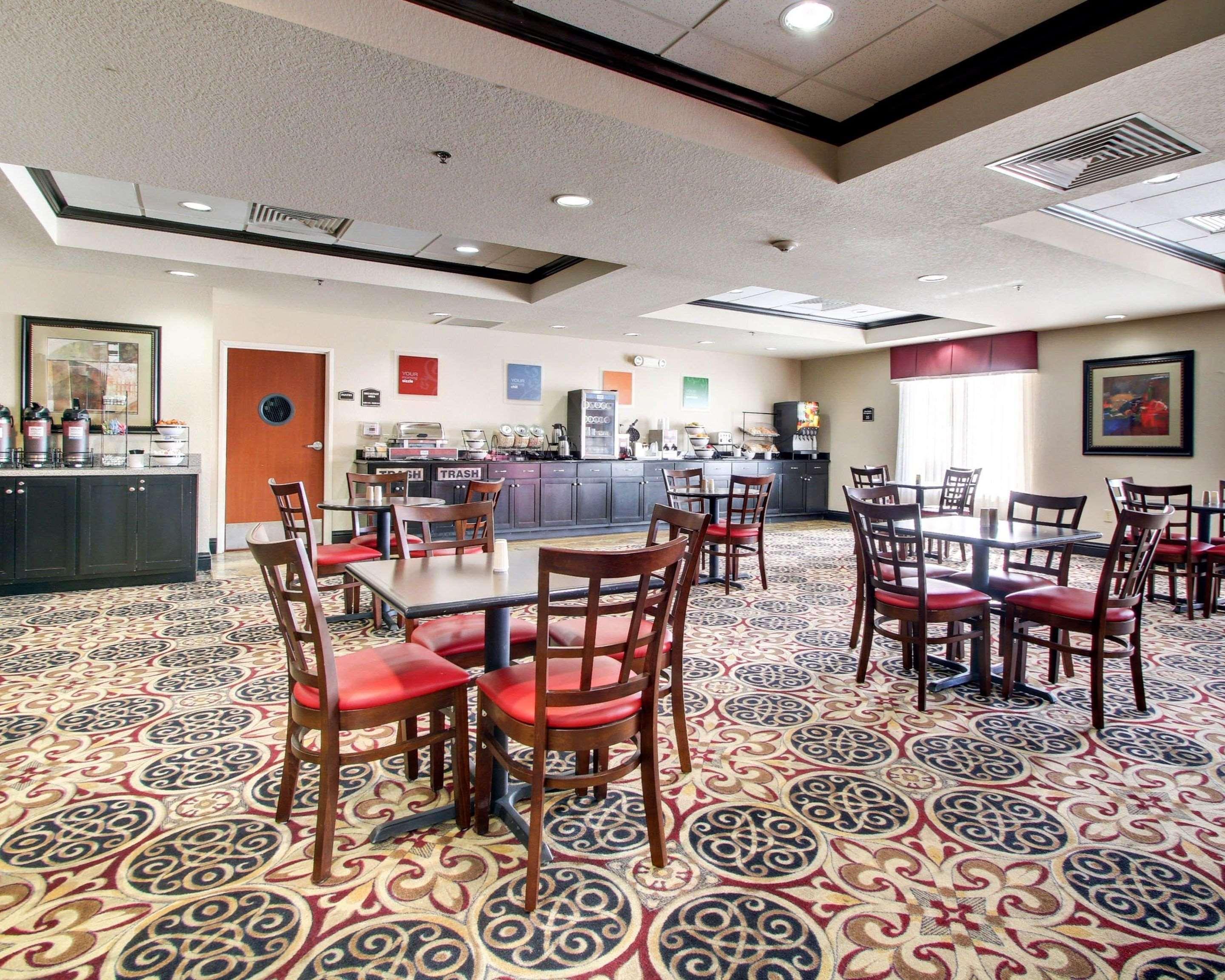 Comfort Inn & Suites Clinton Eksteriør billede
